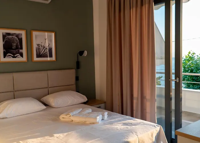 αdonis Agiokampos (Evia)